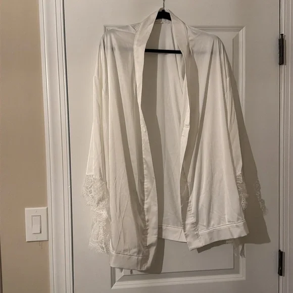 12th Tribe White Lace Bridal Robe & Lulus Jumpsuit Pajama Set - Picture 4 of 9